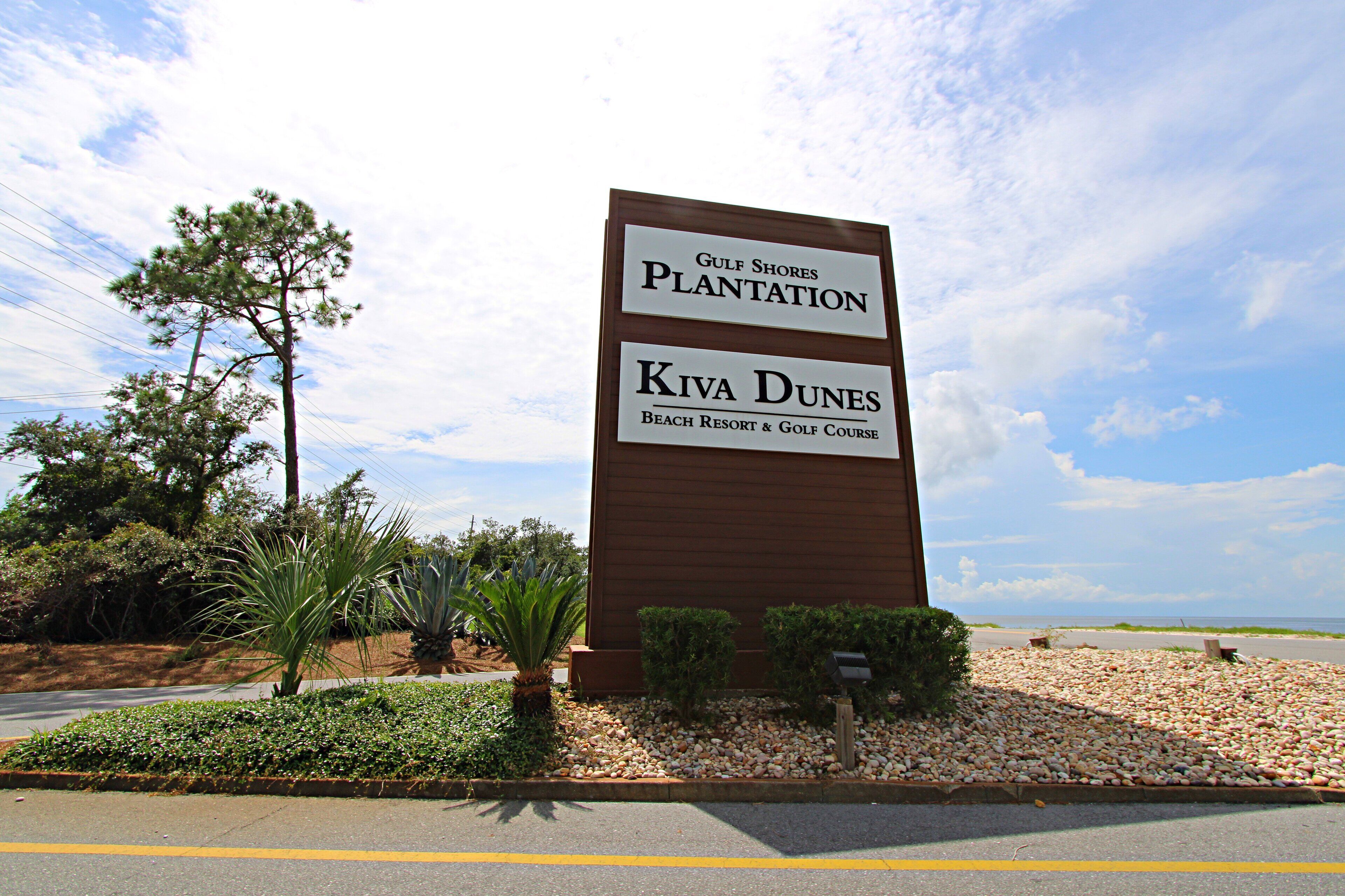 A sign for Gulf Shores Plantation and Kiva Dunes Beach Resort & Golf Course.