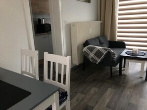 Unclassified image, 4 of 13, button