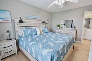 4 chambres, fer et planche à repasser, lit parapluie, Wi-Fi gratuit