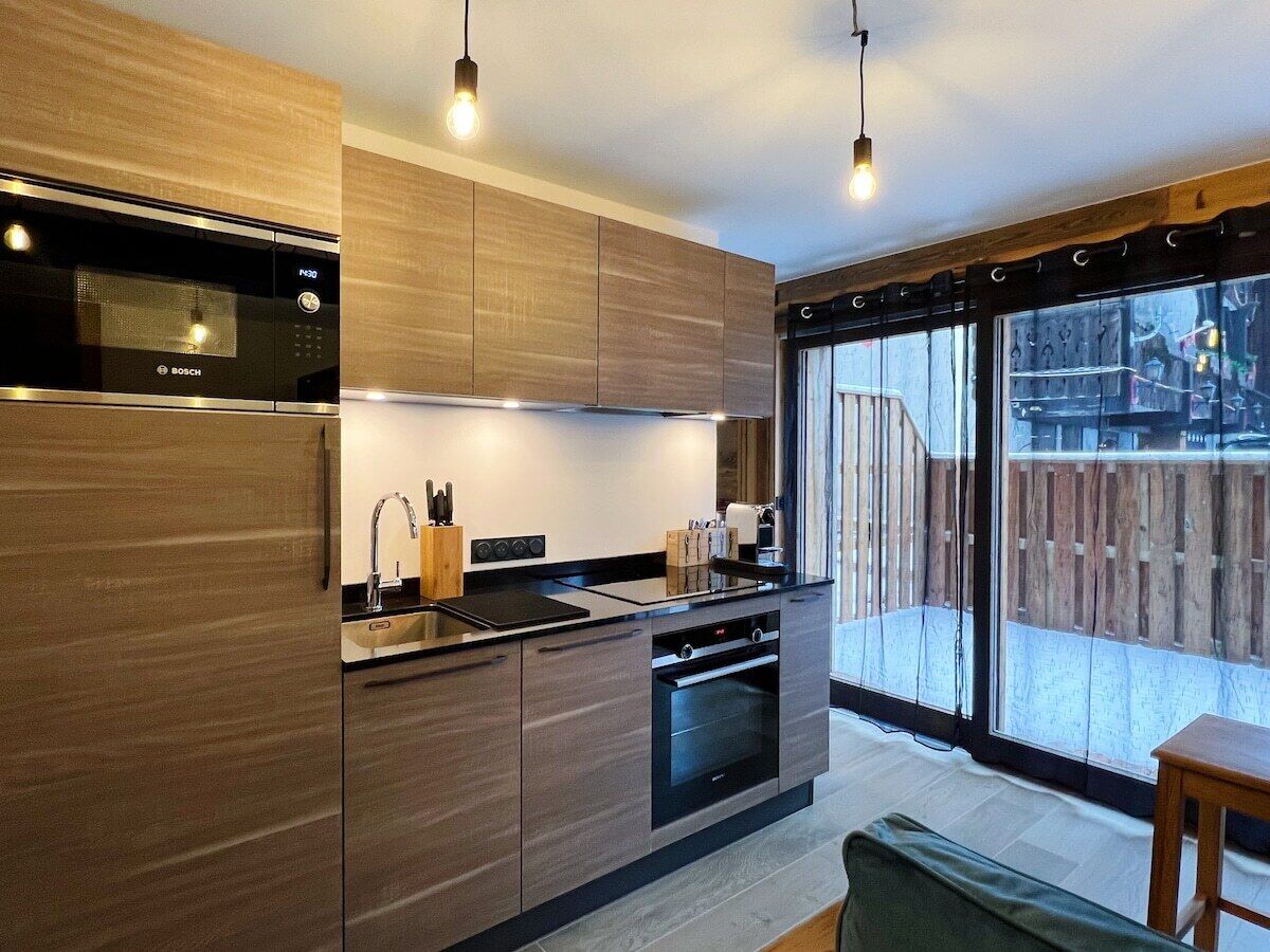 ثلاجة، فرن، ماكينة لصنع القهوة/الشاي