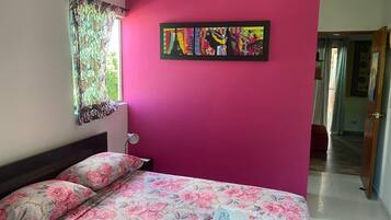 1 bedroom, desk, iron/ironing board, free WiFi