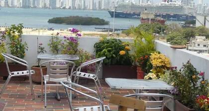 La Terraza De Estella, doble room, shared kitchen, best 360° view rooftop!