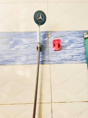 手持ち式のシャワーヘッド