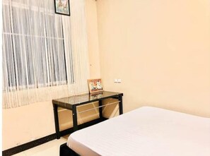 1 室のベッドルーム、WiFi