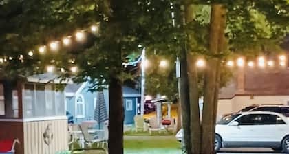 Cozy retreat across the street from Shawano lake.