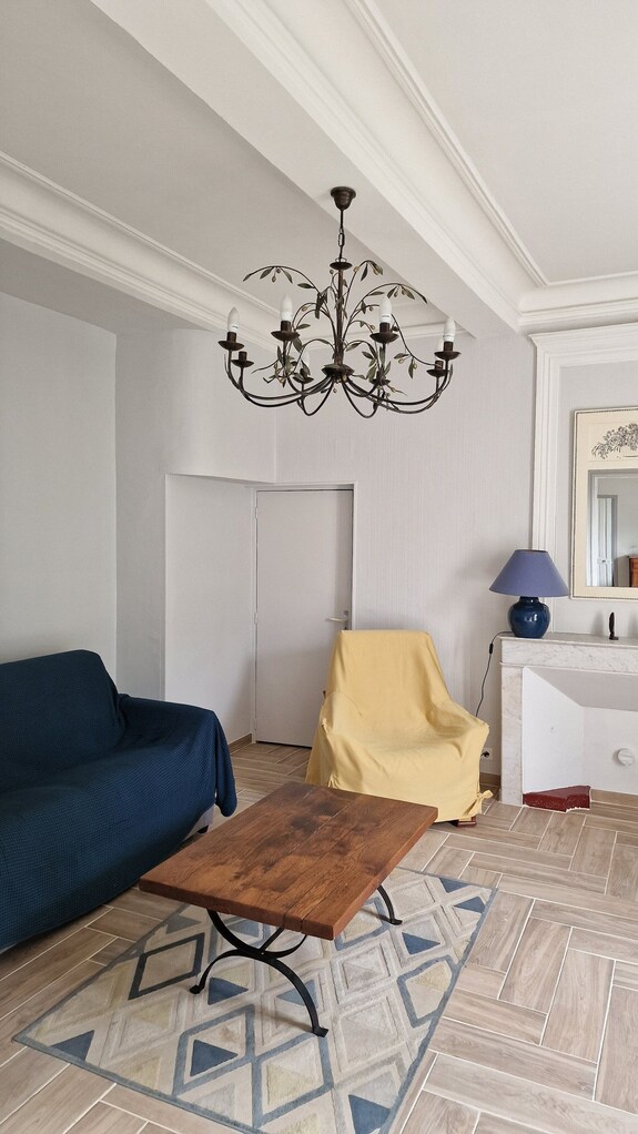 1 Bedroom Apartment In Eyguieres Gite Vue Sur Parc - Sénas