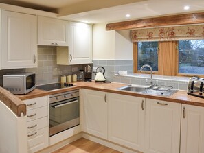 Dishwasher, cookware/dishes/utensils