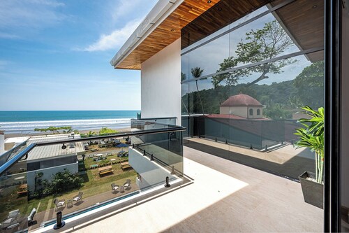 Brand New Luxury Spacious 12 Bedroom Ocean Front Luxury Villa South Jaco.