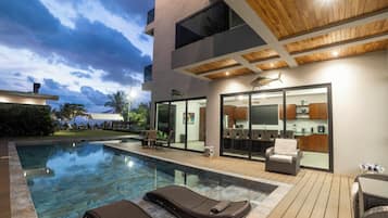 Alberca al aire libre