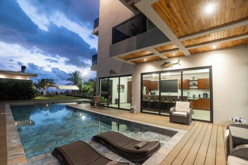 Brand New Luxury Spacious 12 Bedroom Ocean Front Luxury Villa South Jaco.