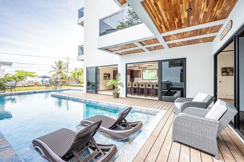 Brand New Luxury Spacious 12 Bedroom Ocean Front Luxury Villa South Jaco.
