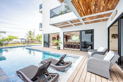 Brand New Luxury Spacious 12 Bedroom Ocean Front Luxury Villa South Jaco.