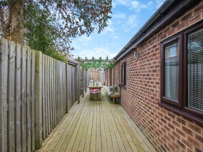 Unclassified image, 2 of 30, button - Experience sociable luxury with all ground floor amenities. (Gloucester)