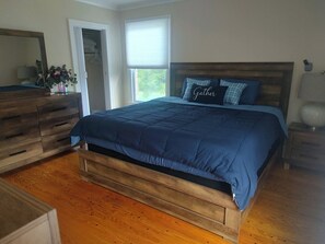 3 bedrooms, travel cot, free WiFi, bed sheets