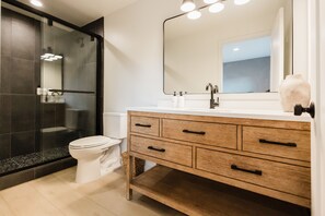 Hårtork och handdukar