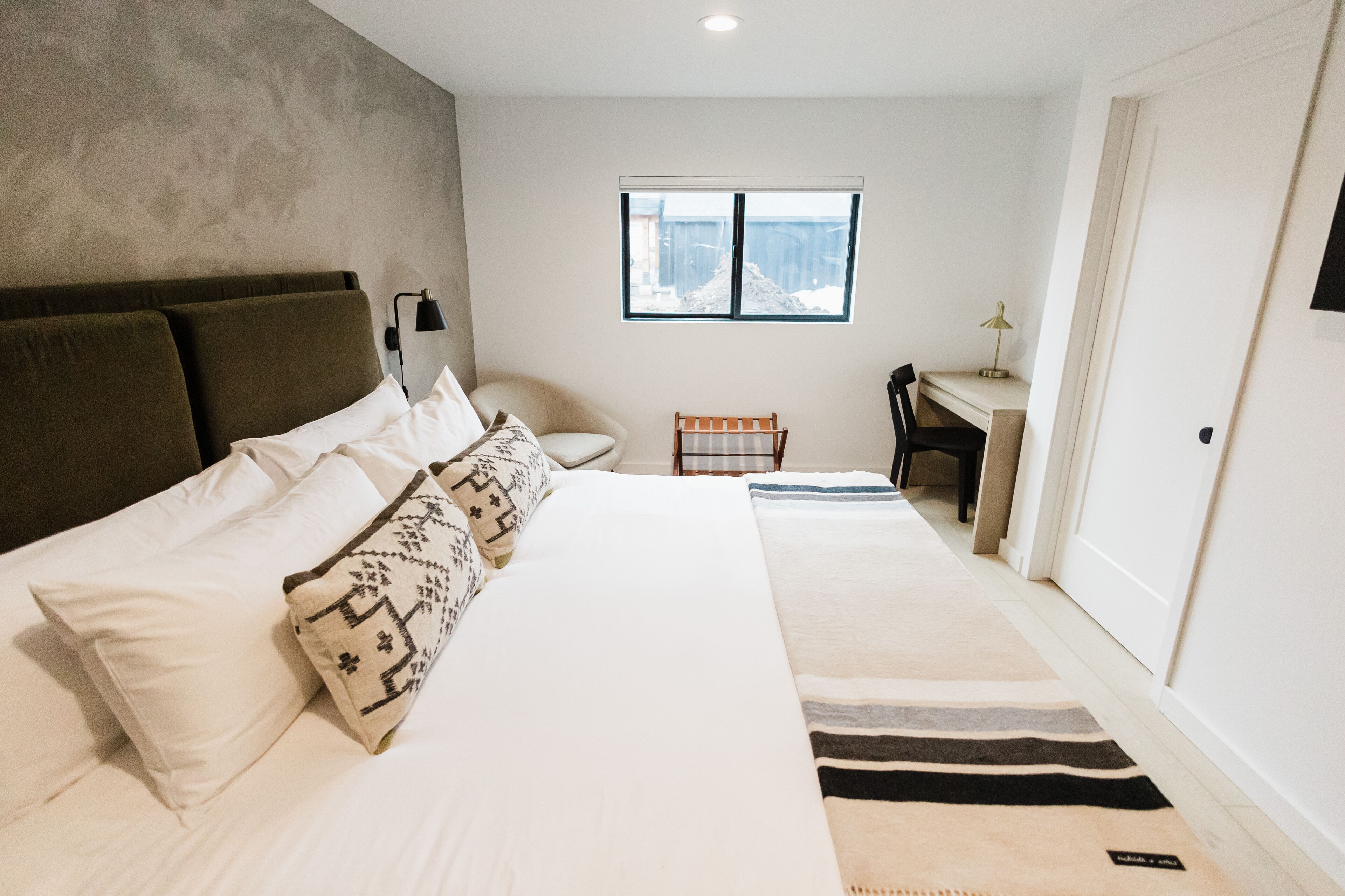 Desk, free WiFi, bed sheets