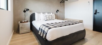 Wonderstone Hotel - Single King Micro Guest Room