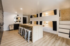 Bureau, Wi-Fi gratuit, draps fournis