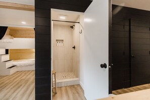 Bureau, Wi-Fi gratuit, draps fournis