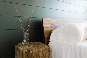 Free WiFi, bed sheets, wheelchair access