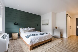 Free WiFi, bed sheets, wheelchair access