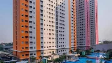 Outdoor pool, pool umbrellas