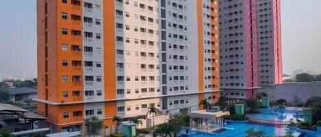 Outdoor pool, pool umbrellas
