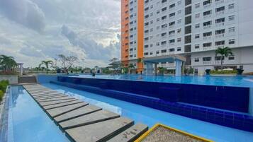 Utendørsbasseng og bassengparasoller