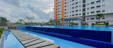 Açık yüzme havuzu, havuz şemsiyeleri