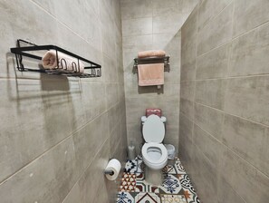 Departamento, 1 cama Queen size y sofá cama, cocina | Baño | Amenidades de baño gratuitas, secadora de cabello, jabón, shampoo