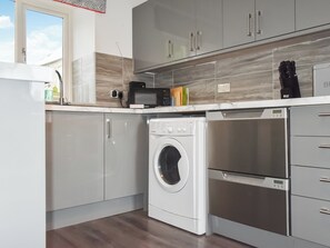 Dishwasher, cookware/dishes/utensils