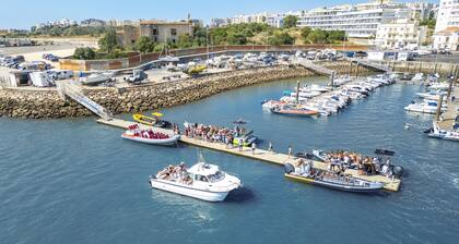 Vilamoura: Retreat with Heatable Pool & BBQ