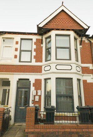 Exterior - Cosmeston Cwtch (2 beds) (Cardiff)