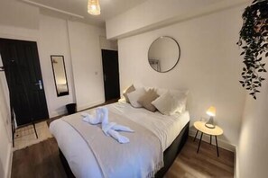 1 bedroom, WiFi - ApartHotel - Flat 2 (1 bed) (Cardiff)