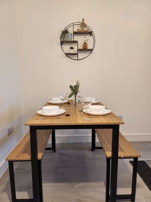 Dining - ApartHotel - Flat 10 (1 bed) (Cardiff)