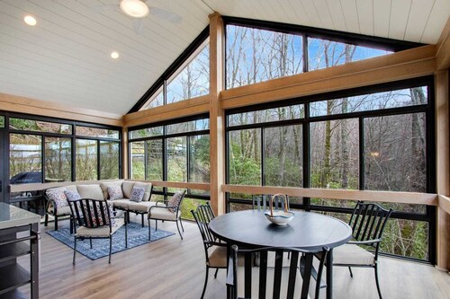 Charming Home near Great Attractions