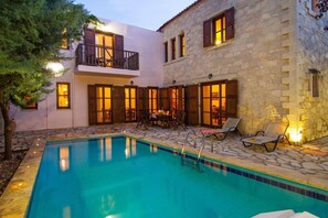 Pool - Sarris Villa (Agios Mamas)