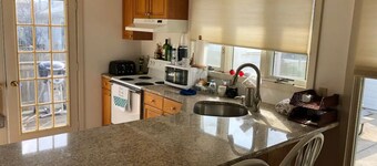 5 Minutes to Ocean City, Somers Point Bars and Margate!