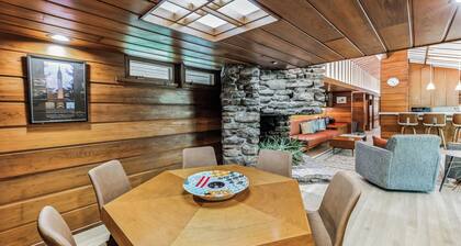 A Fay Jones Experience - Steps to UA Campus