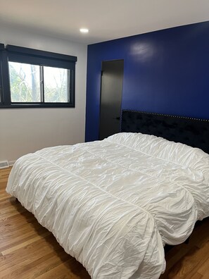 2 chambres, coffres-forts dans les chambres, bureau