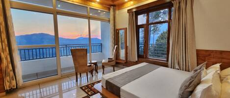 Family Studio | 1 bedroom, premium bedding, memory foam beds, free WiFi