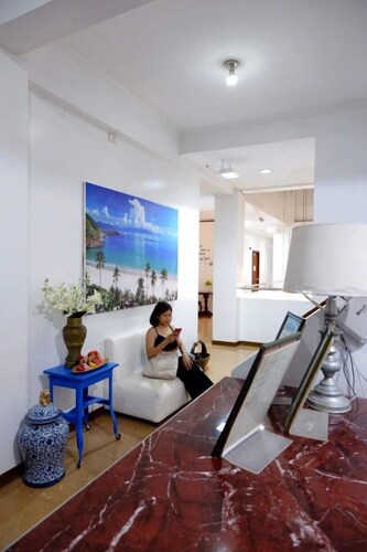 Coastal Cove: Puerto Princesa Studio