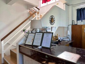Lobby - Coastal Cove: Puerto Princesa Studio (Puerto Princesa)