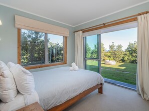 4 bedrooms, WiFi, bed sheets