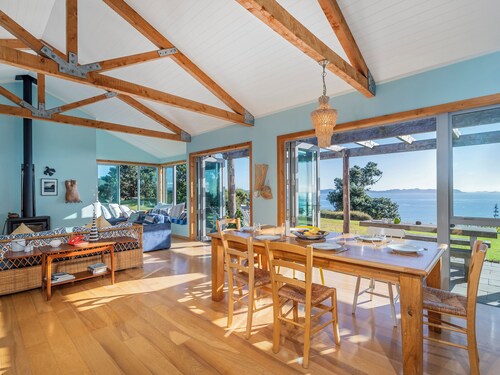 The Grandstand - Hahei Holiday Home