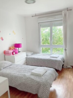 2 bedrooms, iron/ironing board, free WiFi, bed sheets