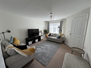 Smart-tv och eldstad