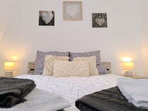 2 bedrooms, desk, iron/ironing board, free WiFi - « Modern Cosy » Hyper Centre Bernay (Bernay)
