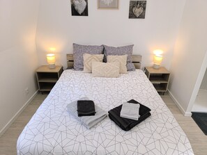 2 bedrooms, desk, iron/ironing board, free WiFi - « Modern Cosy » Hyper Centre Bernay (Bernay)