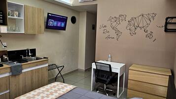 1 dormitorio, caja fuerte, escritorio